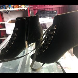 Kenneth Cole Reaction Booties